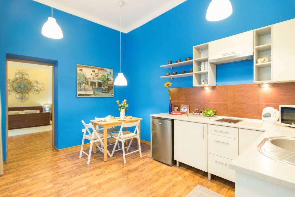 The Quiet Blue Home In The City Center! คราคูฟ ภายนอก รูปภาพ