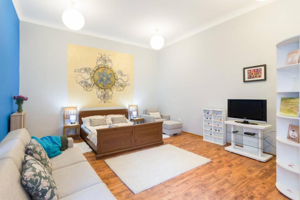 The Quiet Blue Home In The City Center! คราคูฟ ภายนอก รูปภาพ