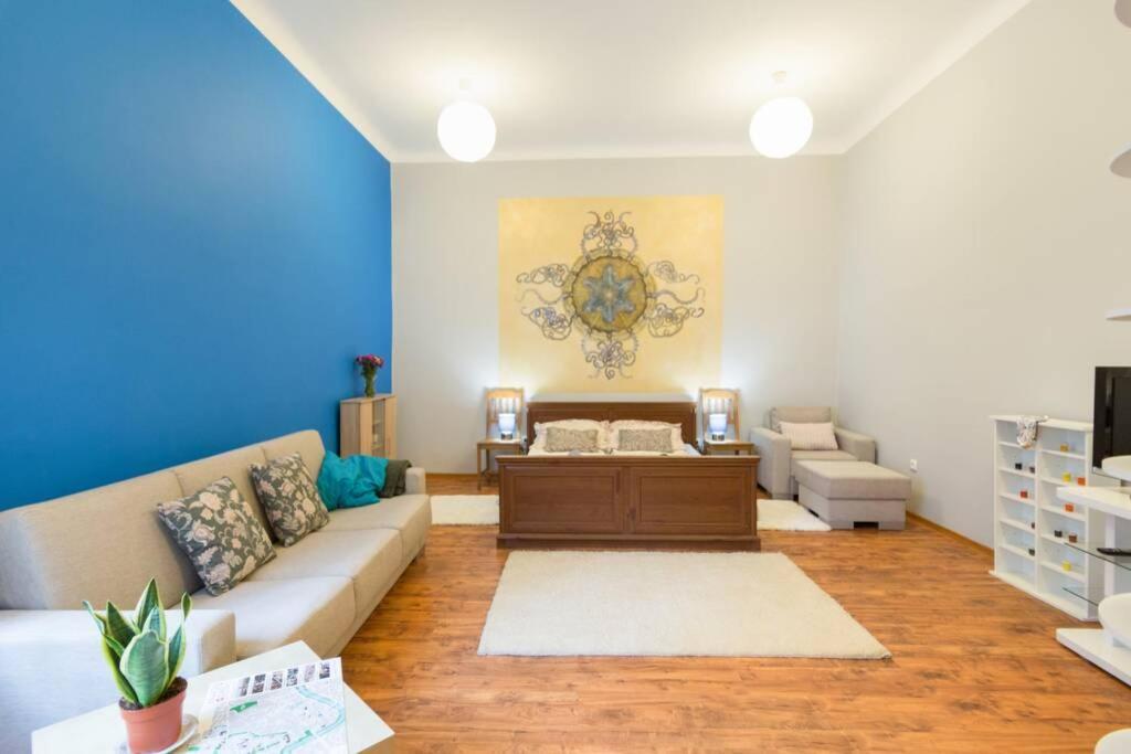 The Quiet Blue Home In The City Center! คราคูฟ ภายนอก รูปภาพ
